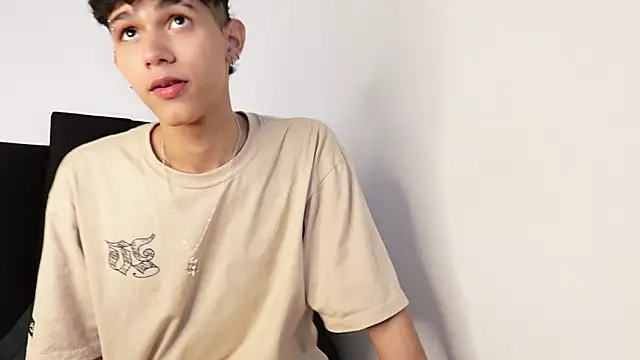 Snapshot of alexmark_ chatting on 10-01-25, 07:42 alexmark online show from 10-01-25, 07:42