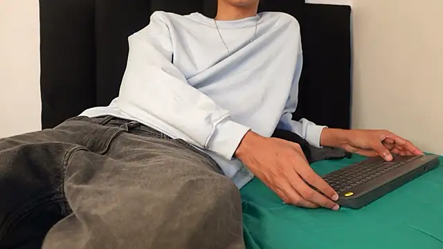 alexmark  online show from 02-13-26, 01:18