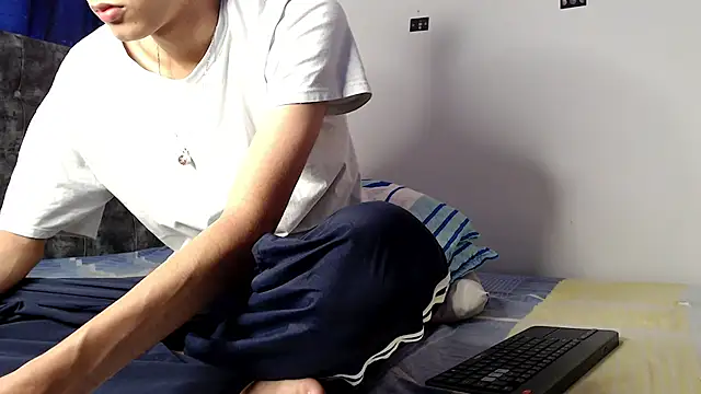 alexmark  online show from 04-23-26, 05:04