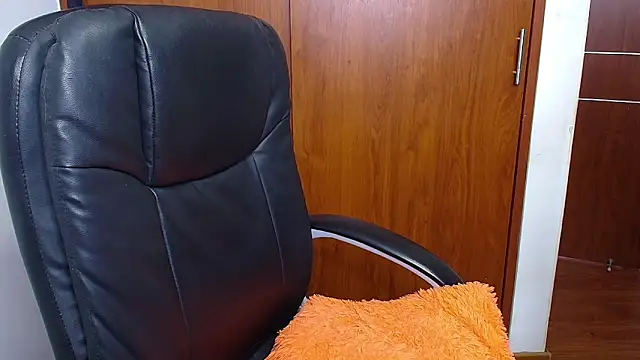 Snapshot of melikaronit2 chatting on 11-05-25, 05:13 melikaronit2 online show from 11-05-25, 05:13