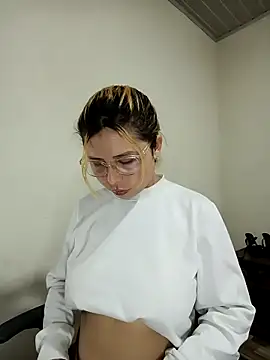 Snapshot of SiennaValera chatting on 10-08-25, 06:16 SiennaValera online show from 10-08-25, 06:16