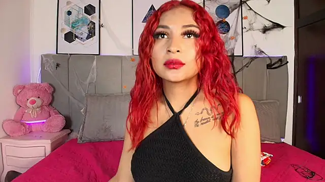 Naiaa Cruz online show from 11-01-25, 06:43