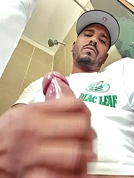 Snapshot of Danypeluche chatting on 10-18-25, 07:36 Danypeluche online show from 10-18-25, 07:36