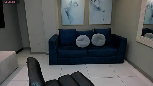 Snapshot of LeahNovac chatting on 11-04-25, 11:20 LeahNovac online show from 11-04-25, 11:20