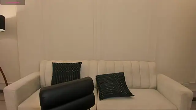 Snapshot of LeahNovac chatting on 11-28-25, 11:24 LeahNovac online show from 11-28-25, 11:24