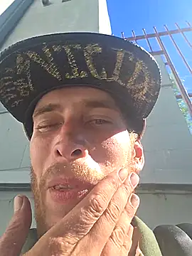 Snapshot of Leshok chatting on 11-10-25, 07:02 Leshok online show from 11-10-25, 07:02