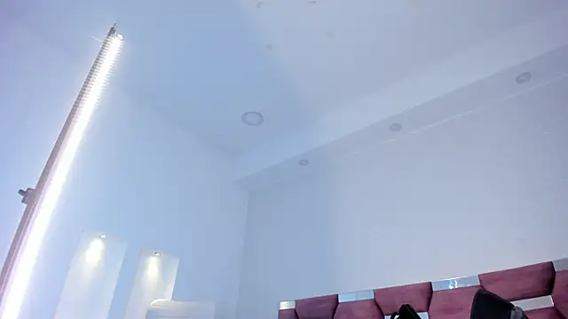 Snapshot of ThaliaOcean chatting on 11-12-25, 01:44 ThaliaOcean online show from 11-12-25, 01:44