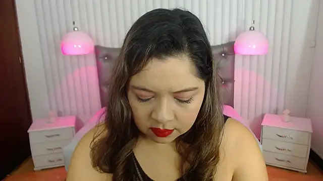 Snapshot of alessia_ricci chatting on 09-11-25, 12:16 alessia ricci online show from 09-11-25, 12:16