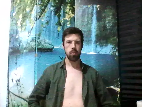 Snapshot of welcome-to-the-jungle chatting on 10-15-25, 10:10 welcome-to-the-jungle online show from 10-15-25, 10:10