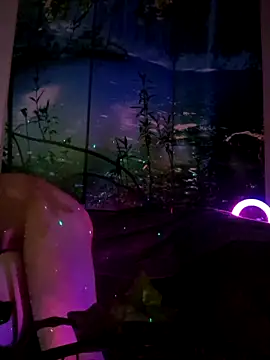 Snapshot of welcome-to-the-jungle chatting on 02-11-26, 06:13 welcome-to-the-jungle online show from 02-11-26, 06:13