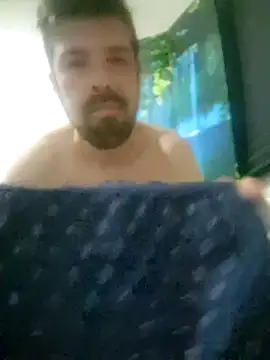 Snapshot of welcome-to-the-jungle chatting on 02-28-26, 12:00 welcome-to-the-jungle online show from 02-28-26, 12:00