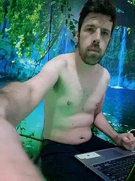 Snapshot of welcome-to-the-jungle chatting on 03-05-26, 06:26 welcome-to-the-jungle online show from 03-05-26, 06:26