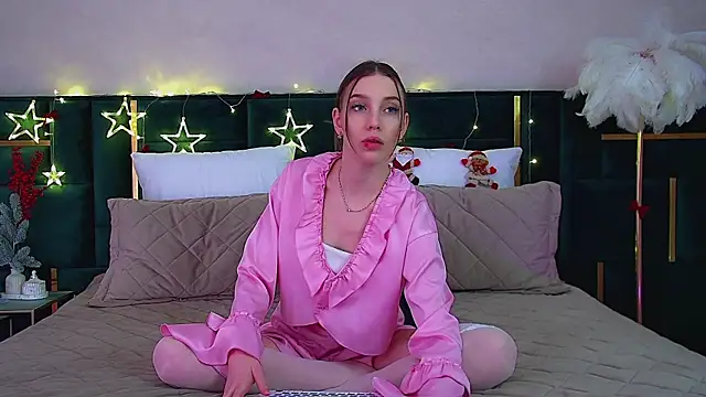 Snapshot of VeronicaVances chatting on 12-03-25, 06:06 VeronicaVances online show from 12-03-25, 06:06