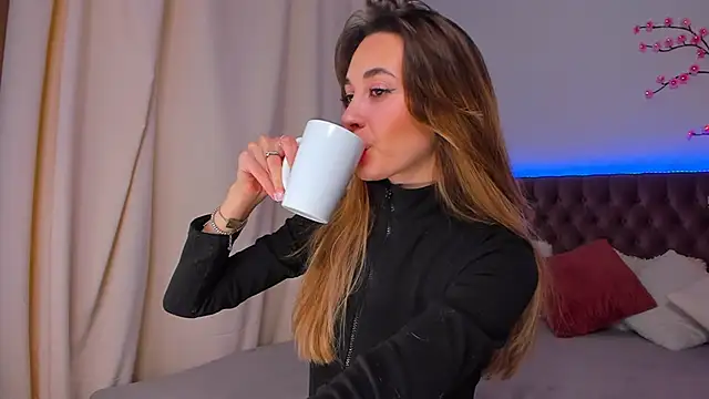 AlexaWilds online show from 11-29-25, 06:27