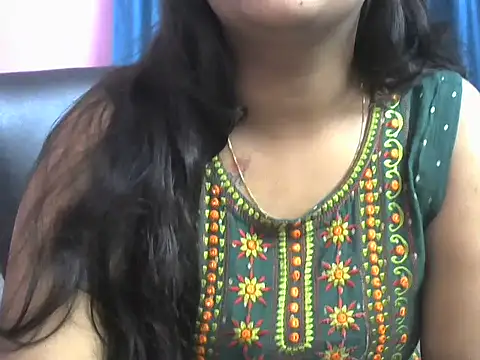 Snapshot of Queenxxx98 chatting on 10-19-25, 09:26 Queenxxx98 online show from 10-19-25, 09:26