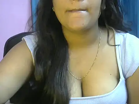 Snapshot of Queenxxx98 chatting on 11-09-25, 07:23 Queenxxx98 online show from 11-09-25, 07:23