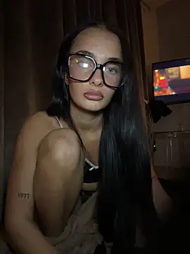 Snapshot of Spicy-Rosie20 chatting on 12-16-25, 08:47 Spicy-Rosie20 online show from 12-16-25, 08:47