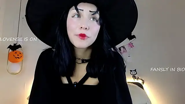 BritniBers online show from 10-30-25, 02:29