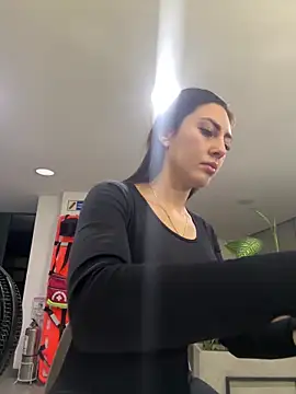 Isabellaa Palacios online show from 06-16-26, 12:19
