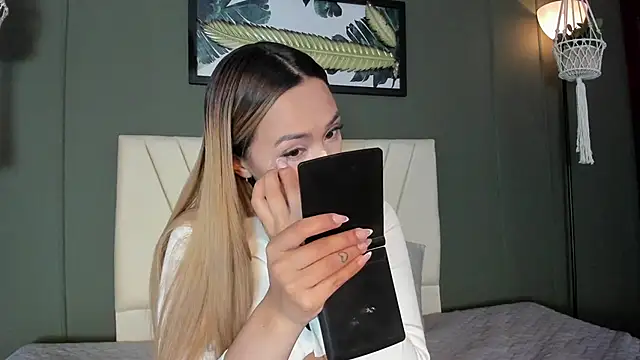 nikolevoshkie  online show from 04-11-26, 12:20