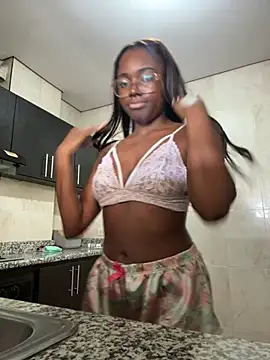 Snapshot of Taylorvidal chatting on 03-01-26, 03:03 Taylorvidal online show from 03-01-26, 03:03