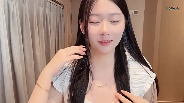 Snapshot of Makinghappymyself_ chatting on 10-26-25, 08:20 Makinghappymyself  online show from 10-26-25, 08:20