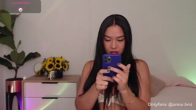 Annabnz online show from 11-18-25, 12:05