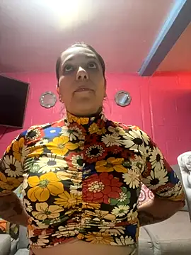 Snapshot of emperatrixsex chatting on 10-18-25, 03:31 emperatrixsex online show from 10-18-25, 03:31