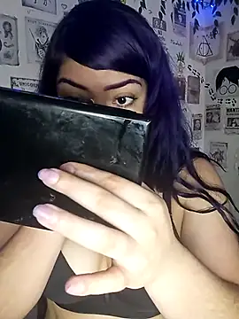Snapshot of violetaa_castro chatting on 10-15-25, 04:07 violetaa castro online show from 10-15-25, 04:07