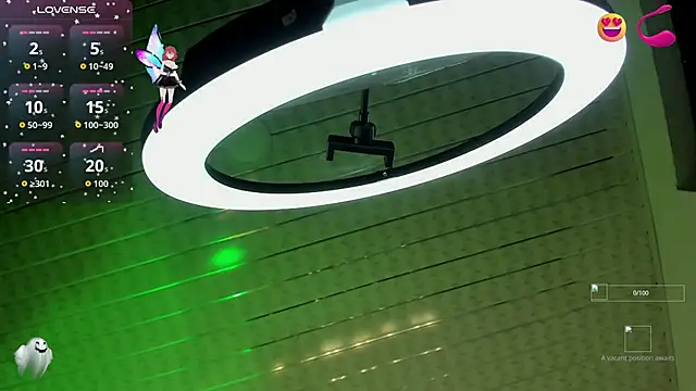 Snapshot of Zahra_milks chatting on 10-31-25, 02:29 Zahra milks online show from 10-31-25, 02:29