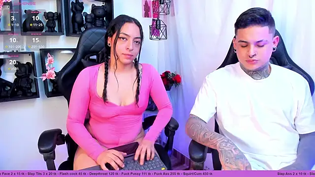 Sarahandzack online show from 10-24-25, 01:35