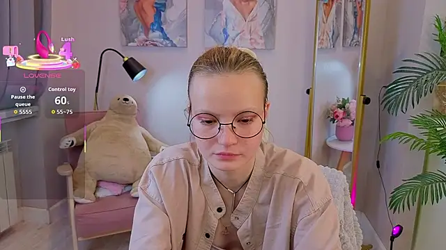 Ginger Emma online show from 09-16-25, 02:12