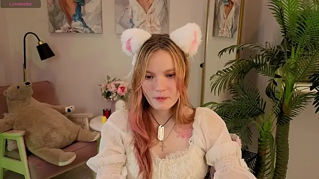 Ginger Emma online show from 09-26-25, 03:38