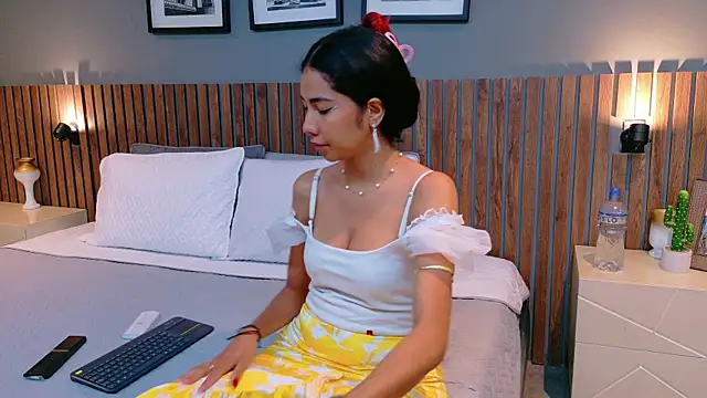 luna roja25 online show from 09-22-25, 01:24