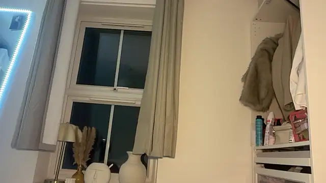 KayleeBella online show from 11-19-25, 09:59