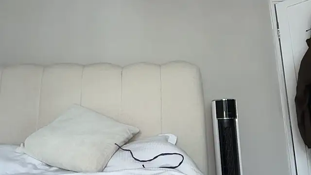 KayleeBella online show from 04-02-26, 09:51