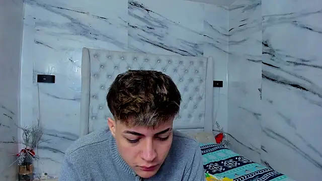 Ari and Storm online show from 11-21-25, 01:10