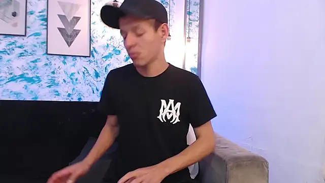 Snapshot of Marcus_and_Tony chatting on 10-15-25, 01:06 Marcus and Tony online show from 10-15-25, 01:06