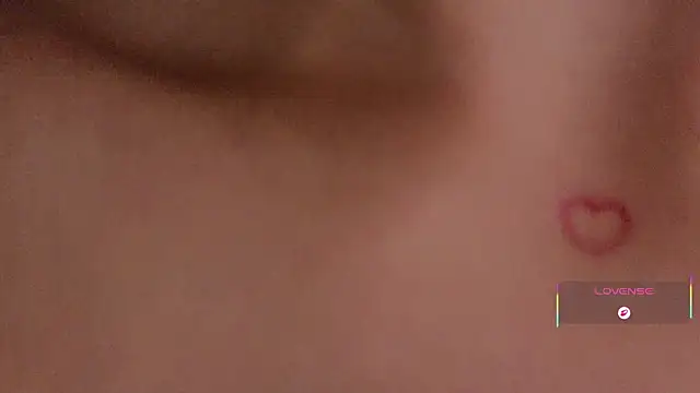 Snapshot of Hollyxx_ chatting on 09-13-25, 08:08 Hollyxx  online show from 09-13-25, 08:08