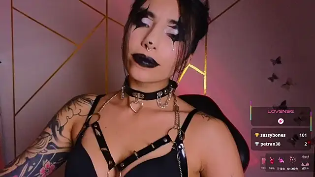 Snapshot of Hollyxx_ chatting on 10-04-25, 05:38 Hollyxx  online show from 10-04-25, 05:38