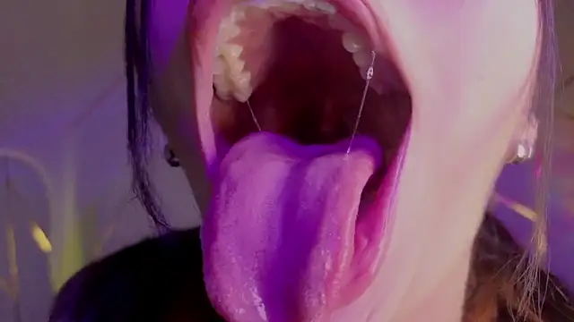 Hollyxx  online show from 02-10-26, 11:20