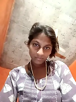 Snapshot of Jyoti_thakurr chatting on 10-14-25, 09:15 Jyoti thakurr online show from 10-14-25, 09:15