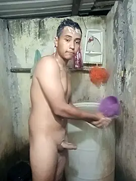 Snapshot of lalop221 chatting on 11-20-25, 05:07 lalop221 online show from 11-20-25, 05:07