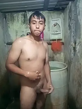 Snapshot of lalop221 chatting on 12-17-25, 07:14 lalop221 online show from 12-17-25, 07:14