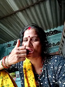 Snapshot of Miss_kiran chatting on 09-18-25, 05:31 Miss kiran online show from 09-18-25, 05:31