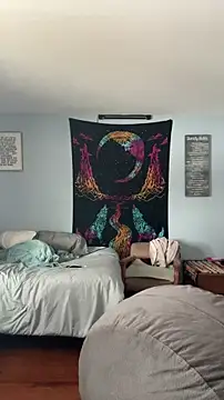 Snapshot of Lunablu13 chatting on 12-15-25, 04:44 Lunablu13 online show from 12-15-25, 04:44