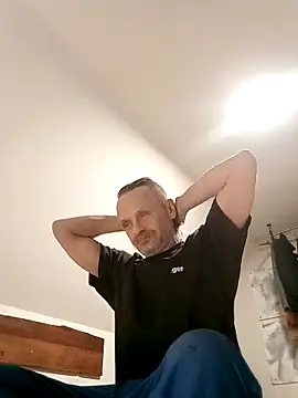 Snapshot of Kuba_Gd chatting on 03-04-26, 07:53 Kuba Gd online show from 03-04-26, 07:53