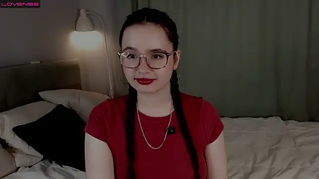 Snapshot of WildaBisom chatting on 10-13-25, 01:27 WildaBisom online show from 10-13-25, 01:27