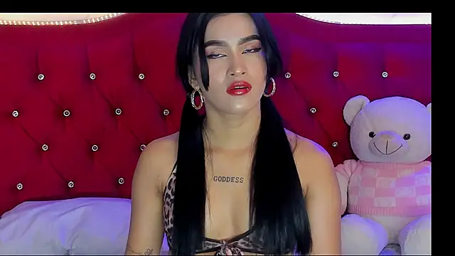 Snapshot of Lizzy_LaBelle chatting on 10-30-25, 12:01 Lizzy LaBelle online show from 10-30-25, 12:01