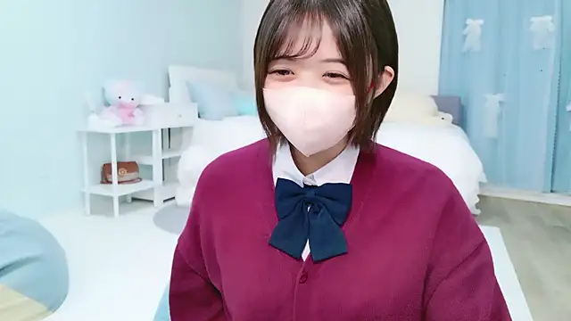 Hinata Sun online show from 09-11-25, 10:26